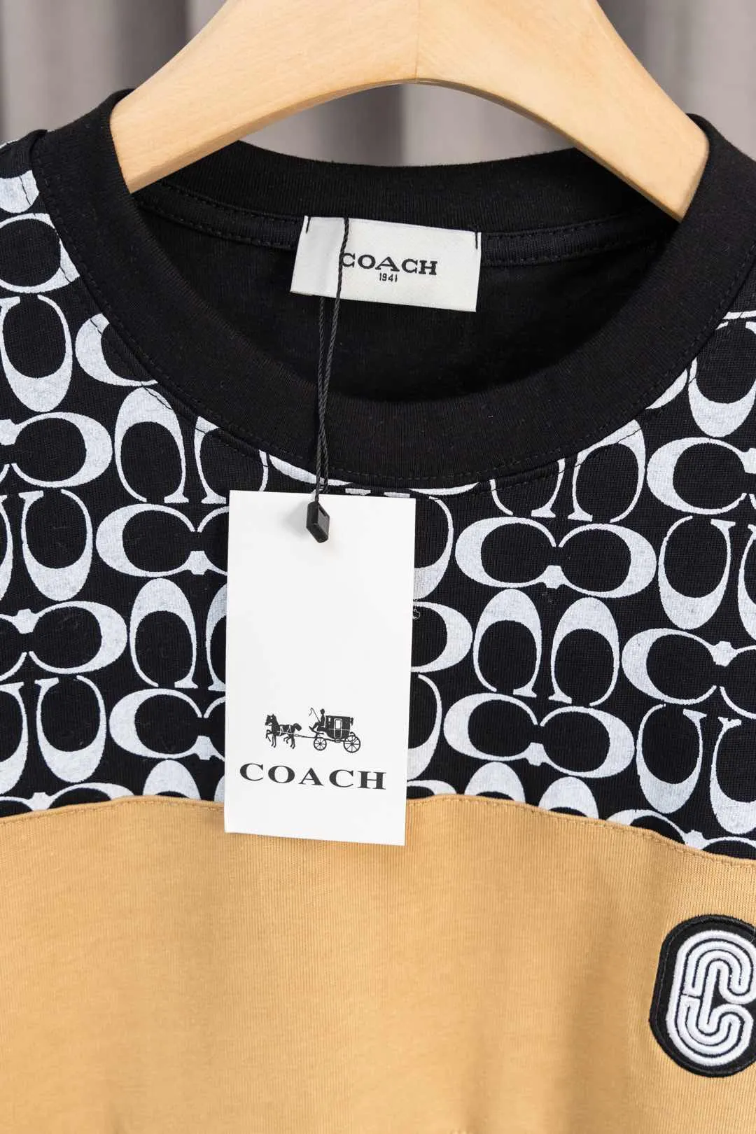 N COACH𦸅Chi 25ss New Arrival T-shirt, Classic presbyopia all-over printing + brand logo embroidery technology, highly customized, double gauze pure cotton fabric, soft fabric, fashionable Versatile, Same Style for men and women. Color: Black, Size: M～XXL